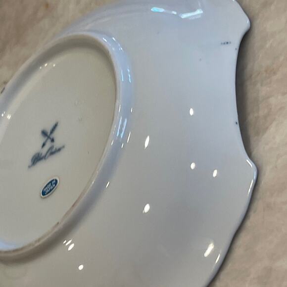 Vintage Blue Onion porcelain serving dish Japan - Picture 9 of 10